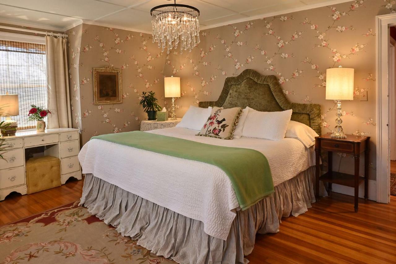 Hilltop House Bed & Breakfast Amenia Exterior photo