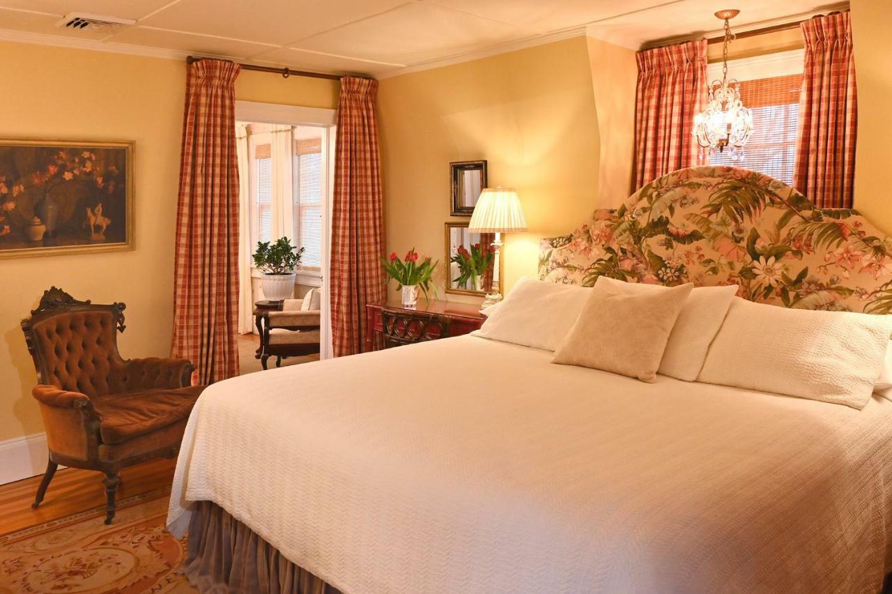 Hilltop House Bed & Breakfast Amenia Exterior photo